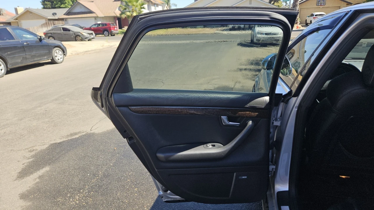2005 Audi B6 S4 - Image 16 of 23