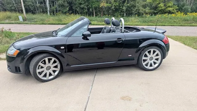 2005 Audi TT Convertible 2D