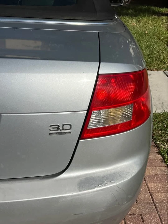 2005 Audi Coupe & Cabriolet - Image 2 of 4