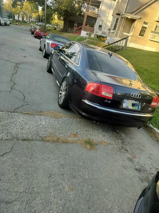 2005 Audi D3 A8 - Image 2 of 3