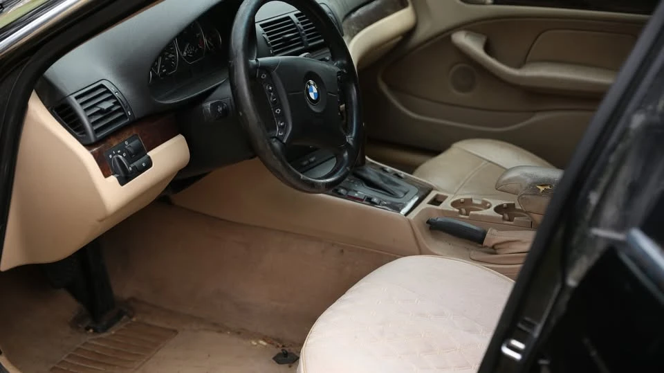 2005 BMW E46 330i & 330Ci - Image 9 of 15
