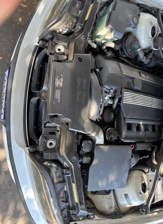 2005 BMW E46 330i & 330Ci - Image 11 of 15