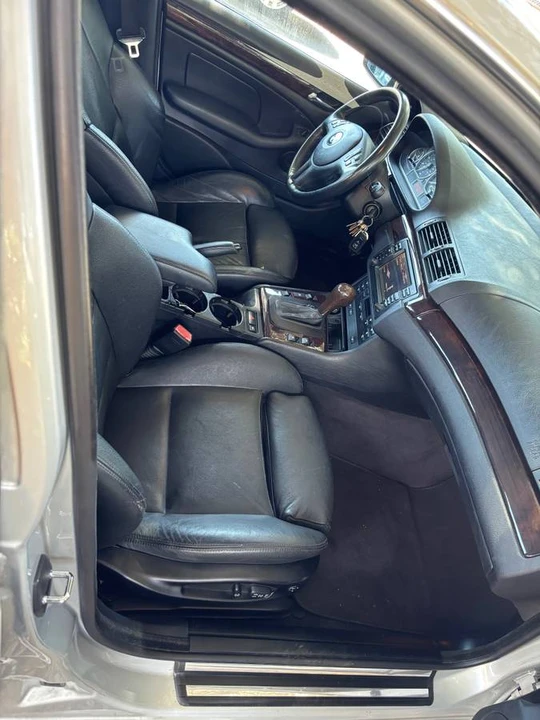 2005 BMW E46 330i & 330Ci - Image 6 of 15