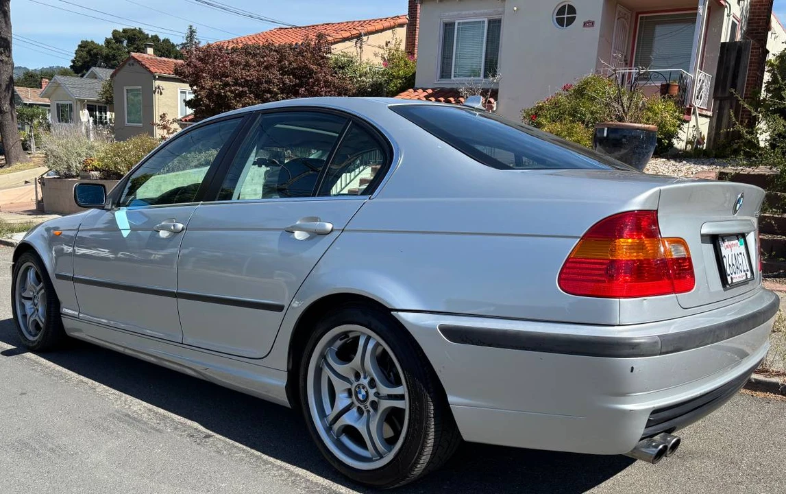 2005 BMW E46 330i & 330Ci - Image 14 of 15