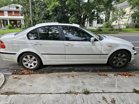2005 BMW 3 Series 325i Sedan 4D