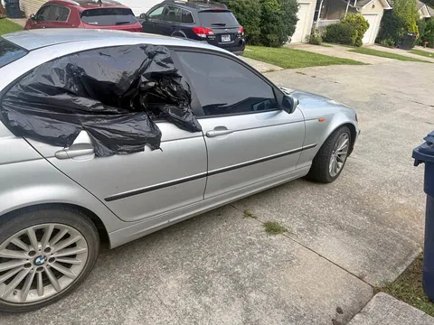 2005 BMW 3 Series 325i Sedan 4D