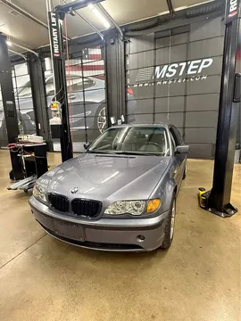 2005 BMW 3 Series 325i Sedan 4D