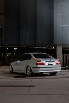 2005 BMW 3 Series 325i Sedan 4D