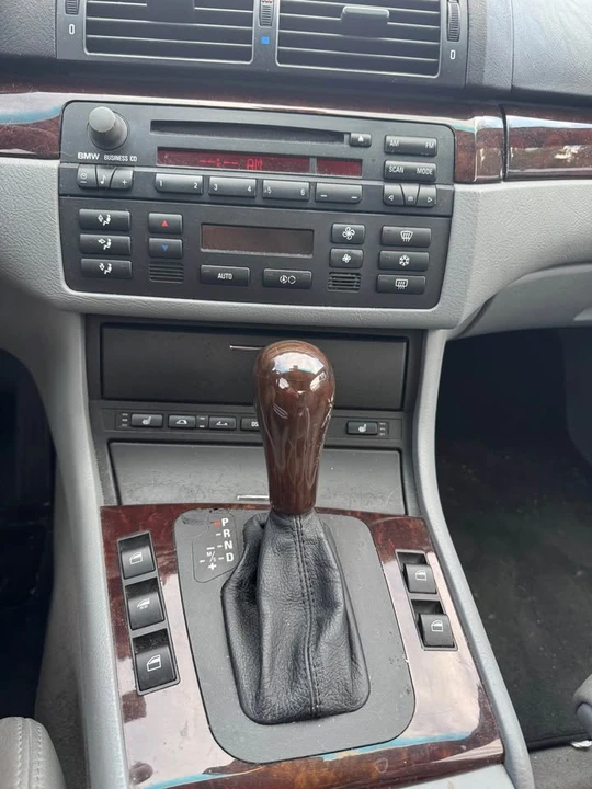 2005 BMW E46 330i & 330Ci - Image 8 of 9