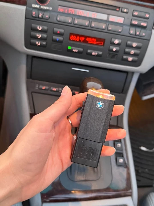 2005 BMW E46 330i & 330Ci - Image 16 of 19