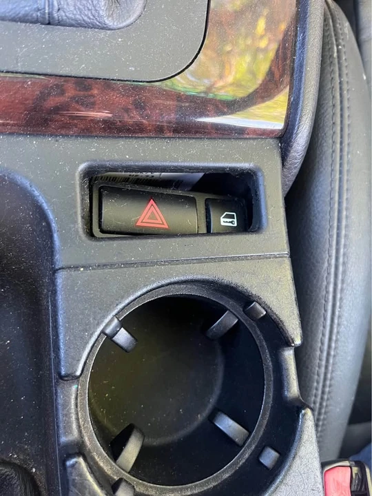 2005 BMW E46 330i & 330Ci - Image 12 of 12