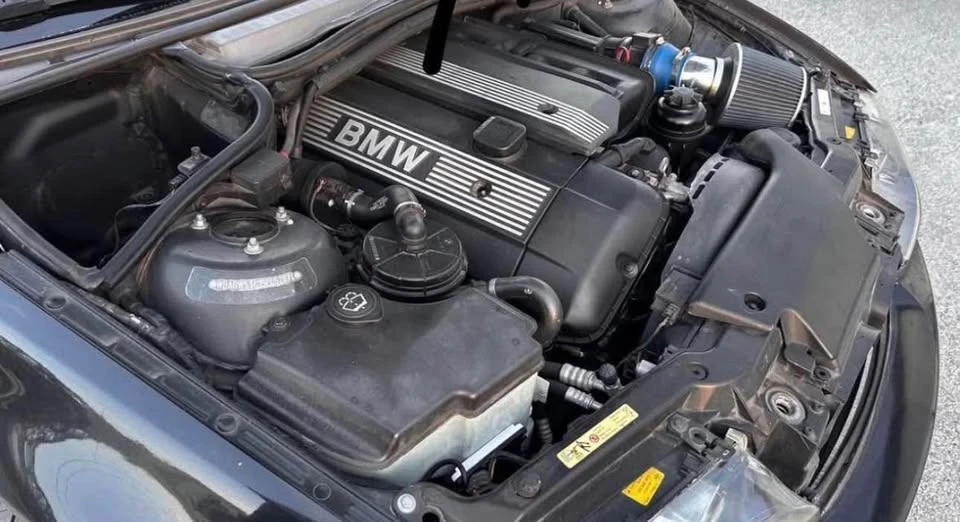 2005 BMW E46 330i & 330Ci - Image 8 of 9