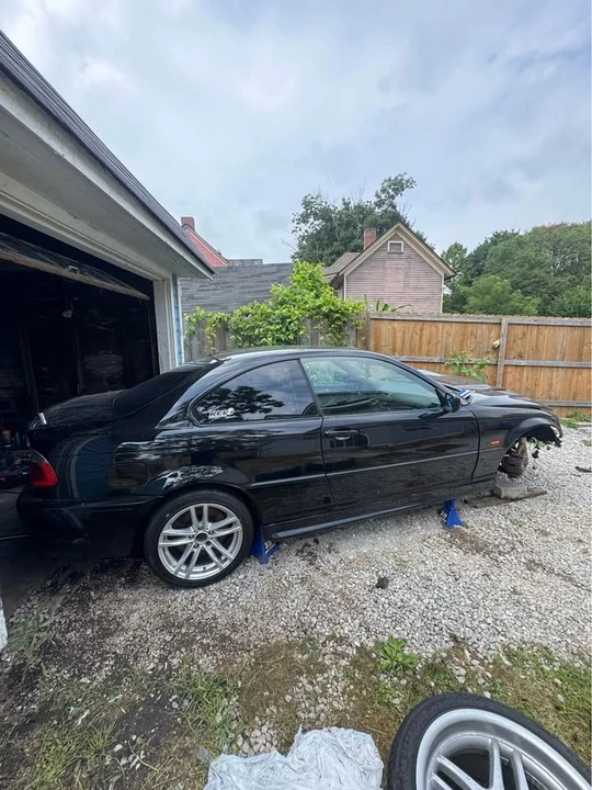 2005 BMW E46 330i & 330Ci - Image 2 of 7