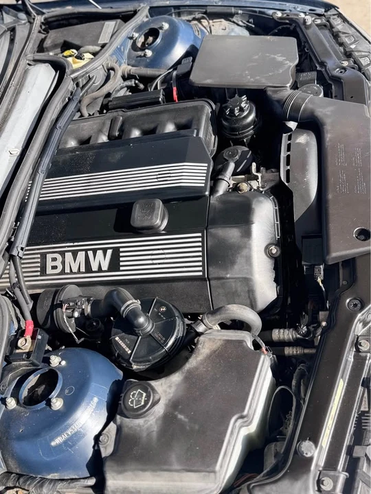 2005 BMW E46 330i & 330Ci - Image 13 of 14