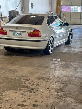 2005 BMW 3 Series 330i Sedan 4D