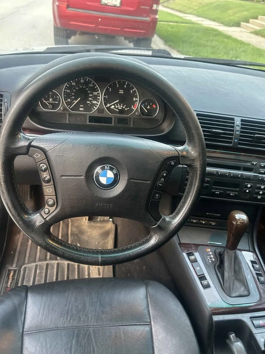 2005 BMW E46 330i & 330Ci - Image 4 of 5