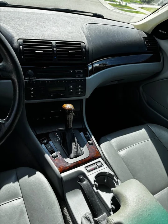 2005 BMW E46 330i & 330Ci - Image 11 of 19