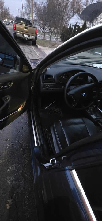 2005 BMW E46 330i & 330Ci - Image 9 of 12