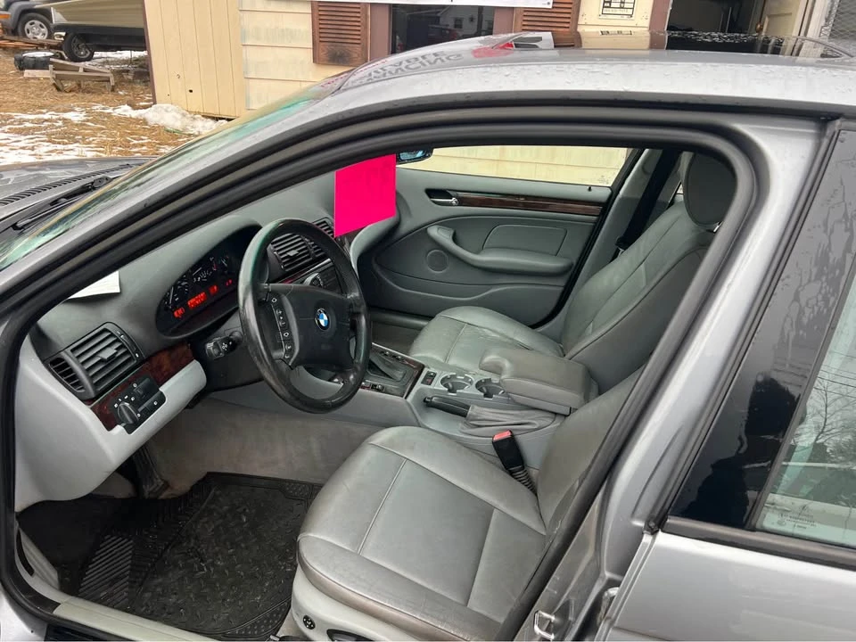 2005 BMW E46 330i & 330Ci - Image 9 of 12