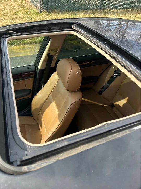 2005 BMW E46 330i & 330Ci - Image 15 of 16