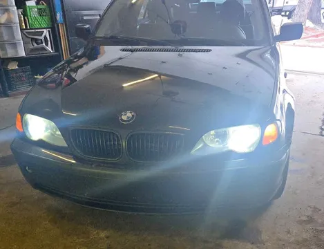 2005 BMW 325i