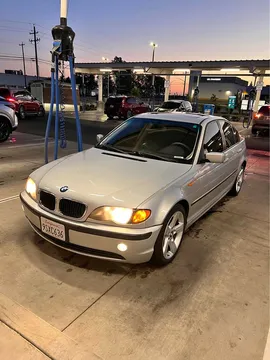 2005 BMW 325i Sedan