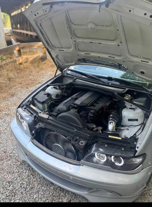 2005 BMW E46 330i & 330Ci - Image 2 of 12