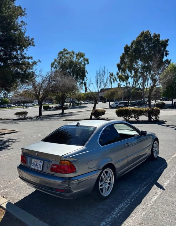 2005 BMW E46 330i & 330Ci - Image 3 of 4