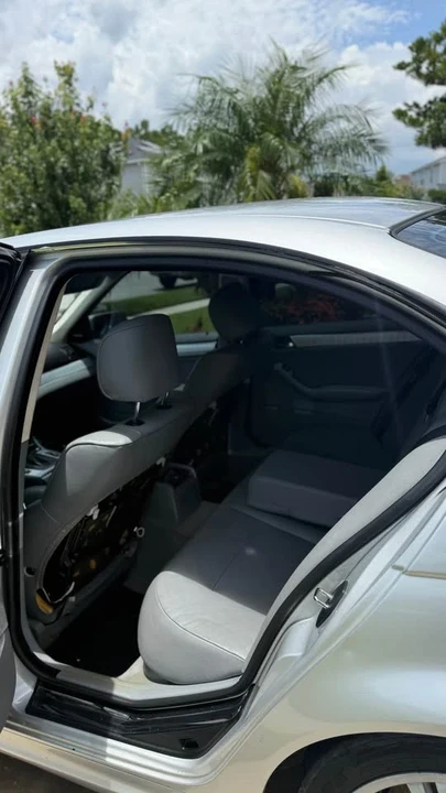 2005 BMW E46 330i & 330Ci - Image 13 of 15
