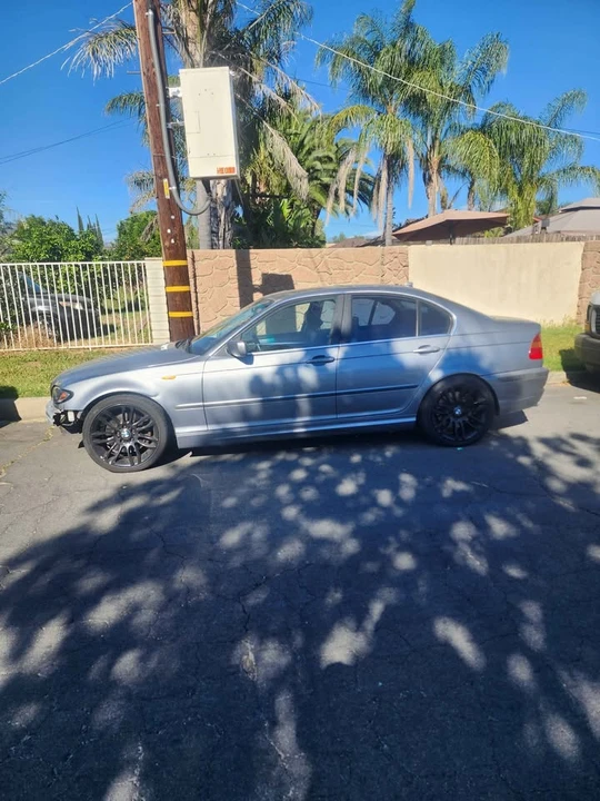 2005 BMW E46 330i & 330Ci - Image 2 of 9