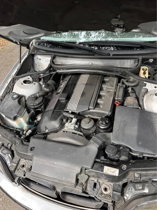 2005 BMW E46 330i & 330Ci - Image 11 of 16