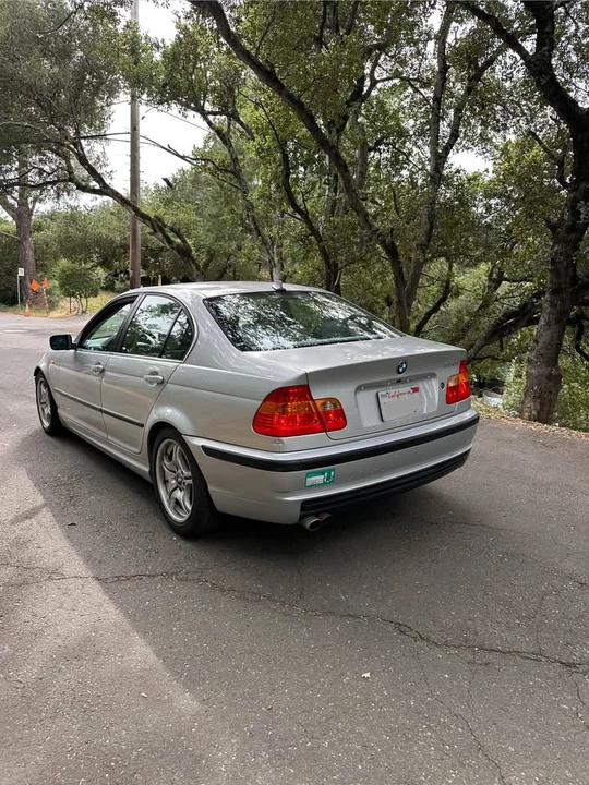 2005 BMW E46 330i & 330Ci - Image 6 of 16