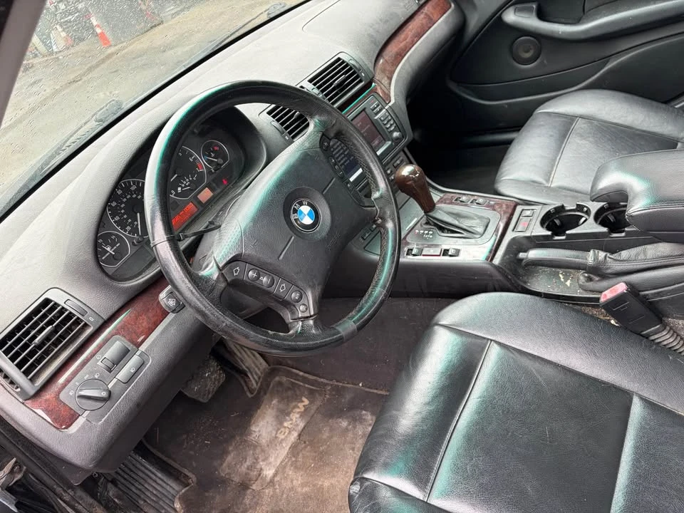 2005 BMW E46 330i & 330Ci - Image 7 of 9