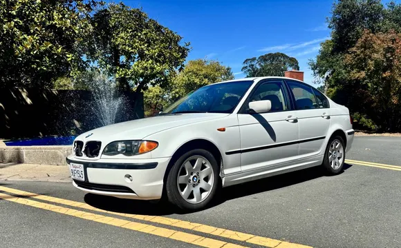 2005 BMW 320i