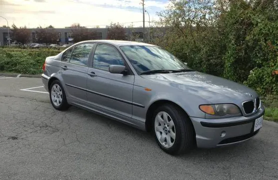 2005 BMW 325i
