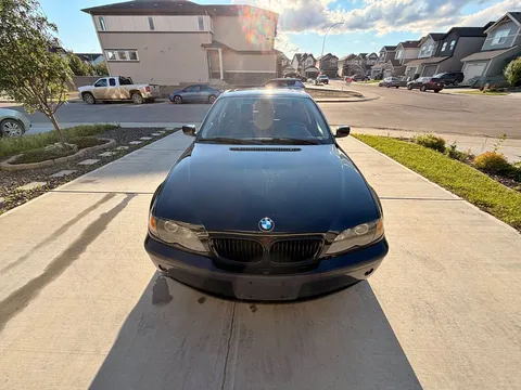 2005 BMW 325i