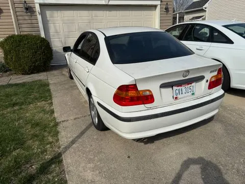 2005 BMW 325i
