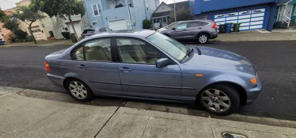 2005 BMW 325i