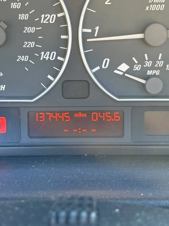 2005 BMW E46 330i & 330Ci - Image 9 of 15