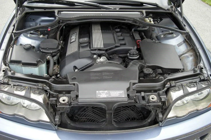 2005 BMW E46 330i & 330Ci - Image 3 of 5