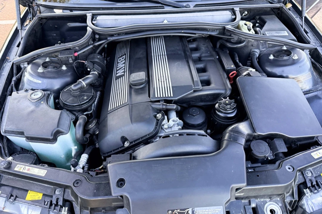 2005 BMW E46 330i & 330Ci - Image 6 of 7