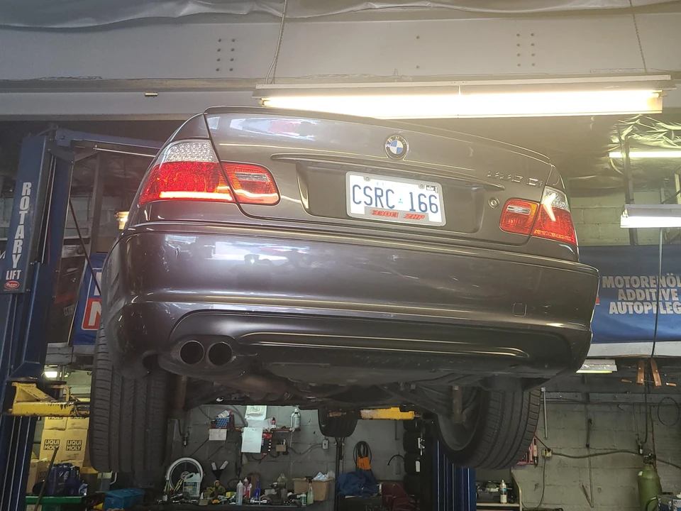 2005 BMW E46 330i & 330Ci - Image 25 of 31