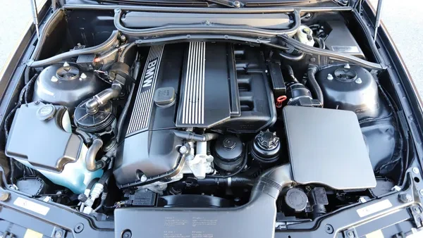 2005 BMW E46 330i & 330Ci - Image 2 of 5