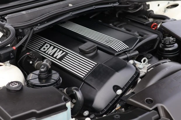 2005 BMW E46 330i & 330Ci - Image 6 of 8