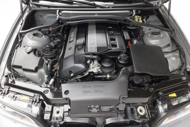 2005 BMW E46 330i & 330Ci - Image 6 of 7