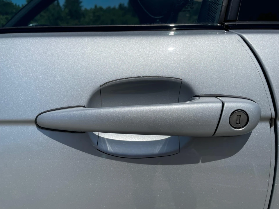 2005 BMW E46 330i & 330Ci - Image 25 of 31