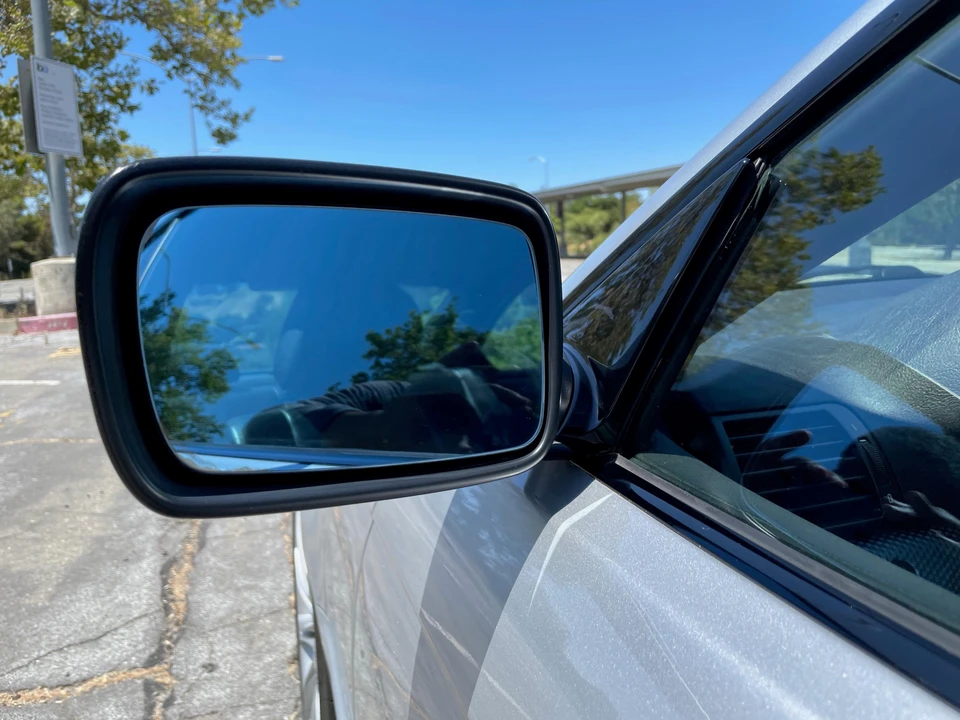 2005 BMW E46 330i & 330Ci - Image 22 of 31