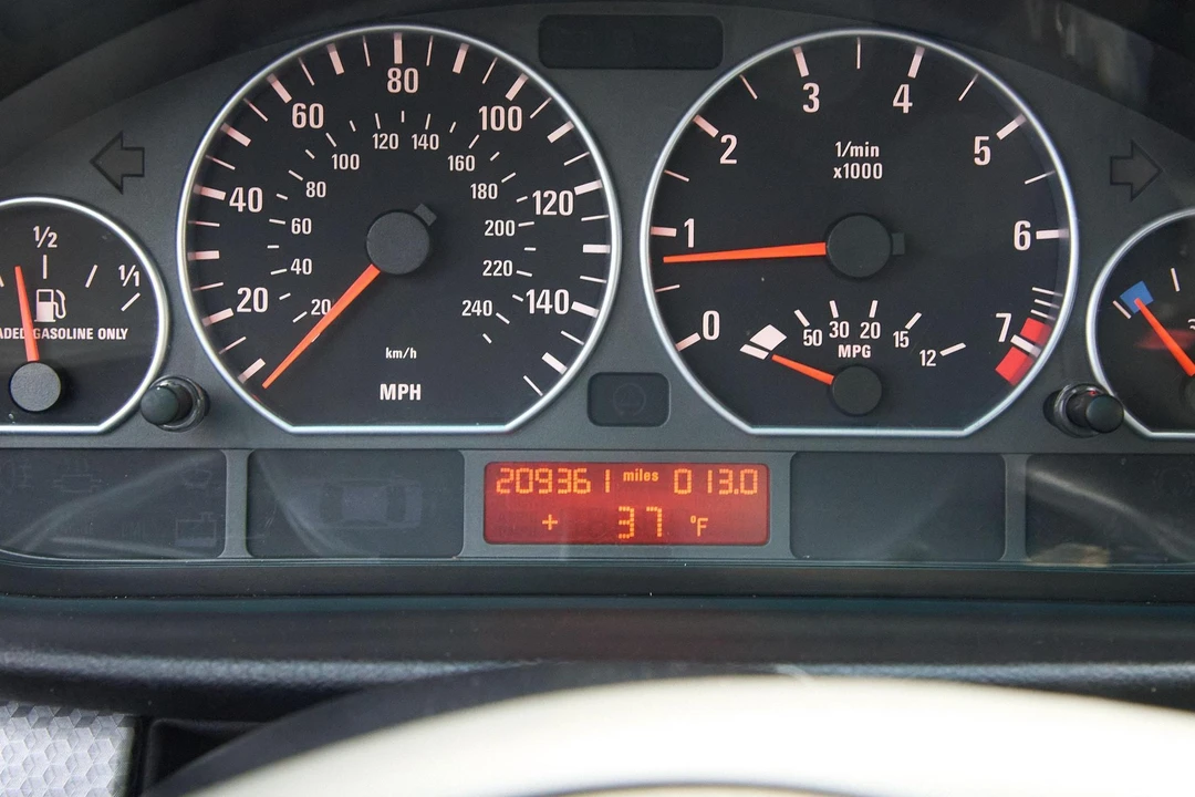 2005 BMW E46 330i & 330Ci - Image 28 of 31