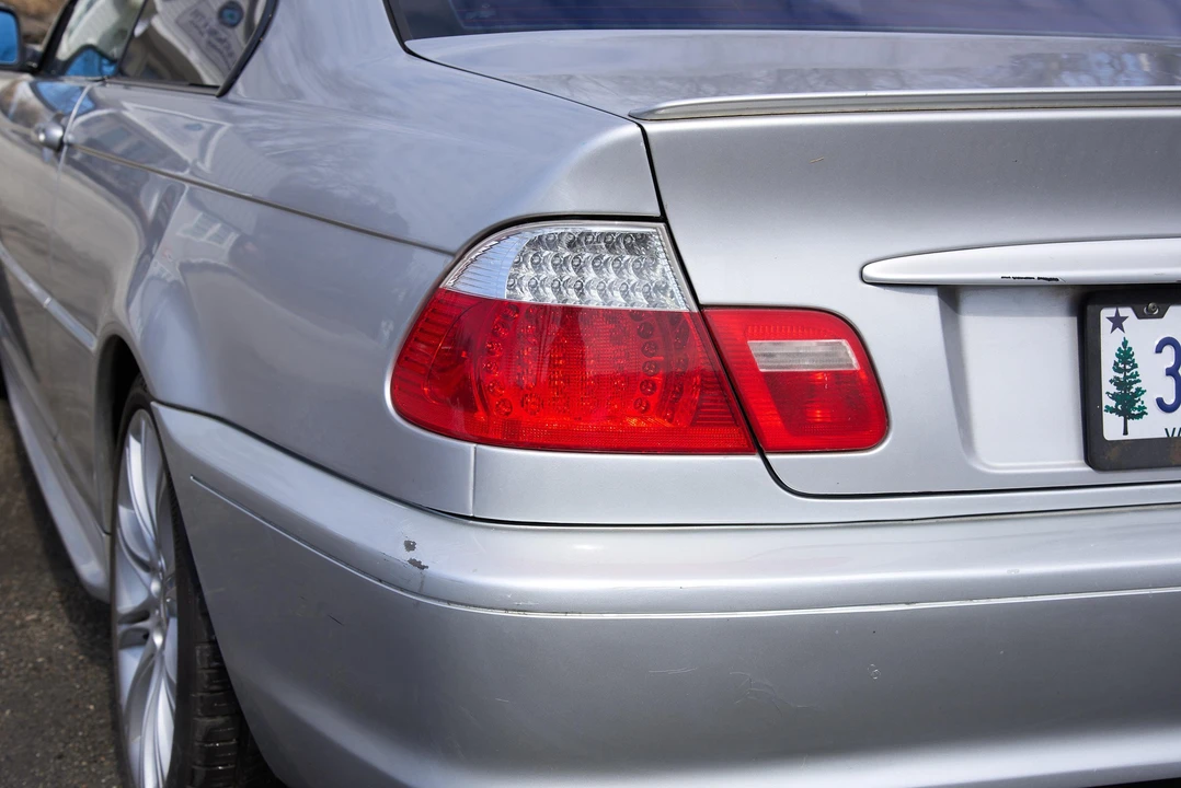 2005 BMW E46 330i & 330Ci - Image 17 of 31