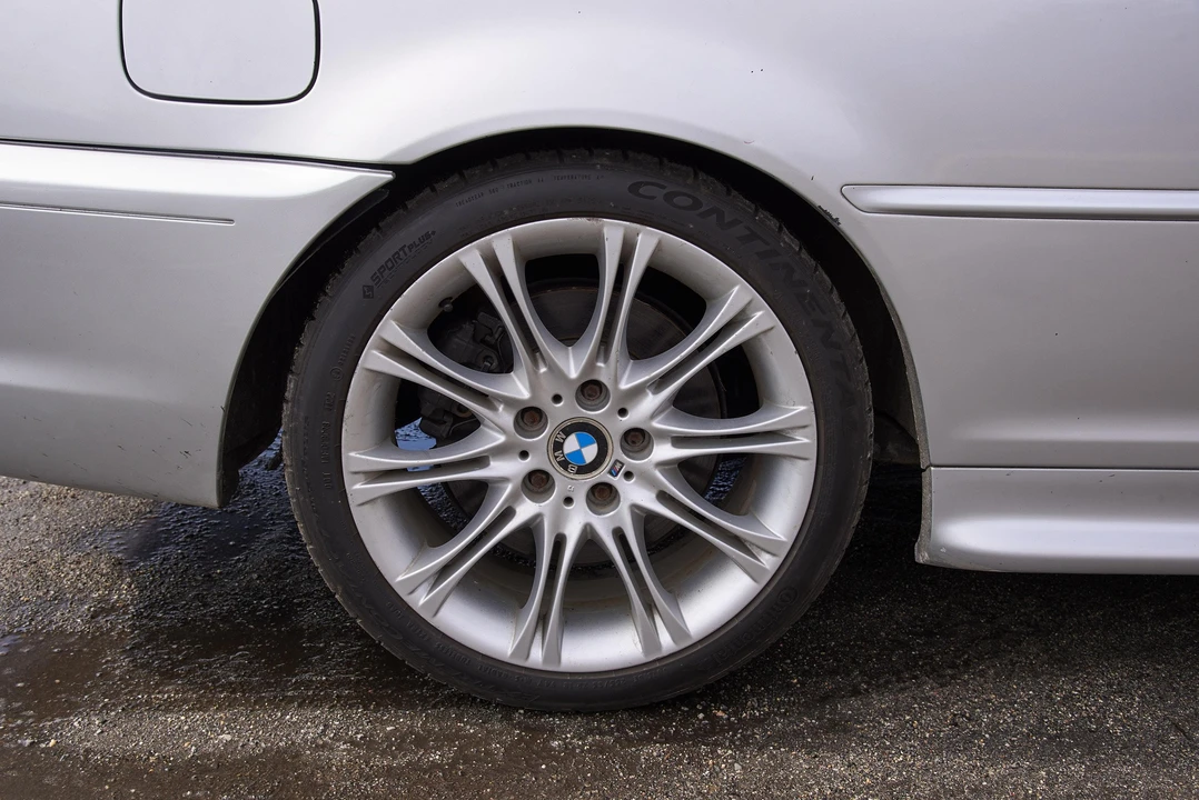 2005 BMW E46 330i & 330Ci - Image 23 of 31